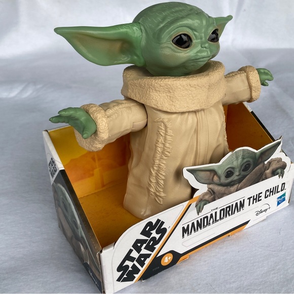 Mandalorian the child STAR WARS figure Disney /Hasbro - Picture 15 of 16